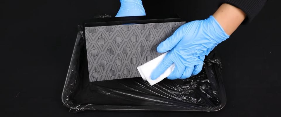Schließlich kann man die Plattform mit Isopropanol
